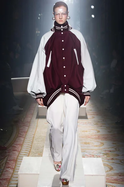 Look 11